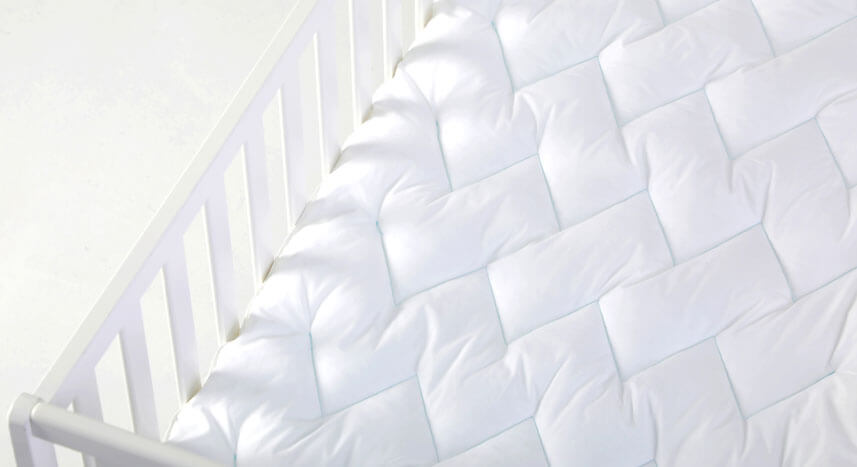 cuna para bebé, almohada bebé, cubre colchón bebé