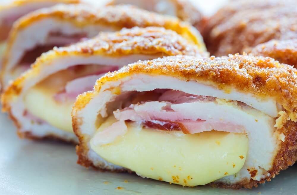 pollo cordón blue con queso suizo