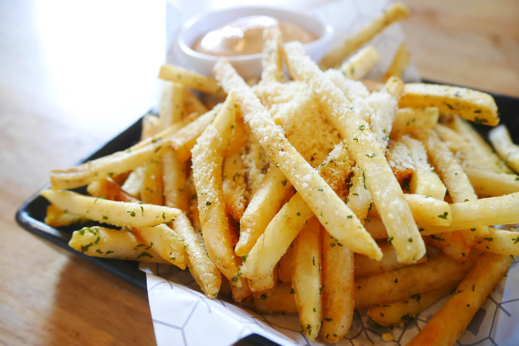 papas fritas con ajo y trufa