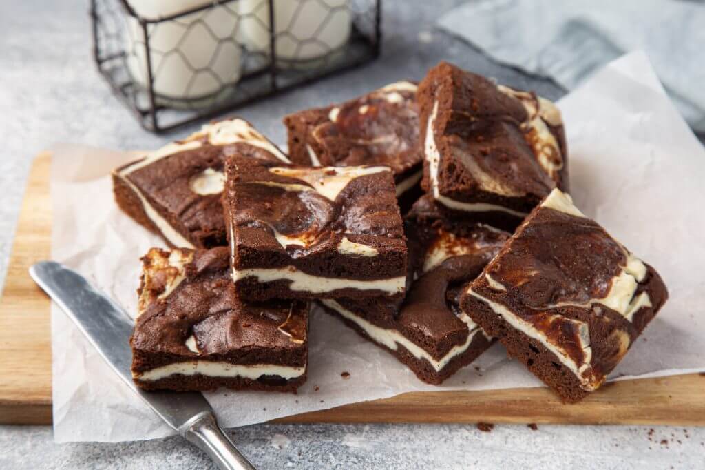 Brownies con tarta de queso cocinados en sartén Black Rock
